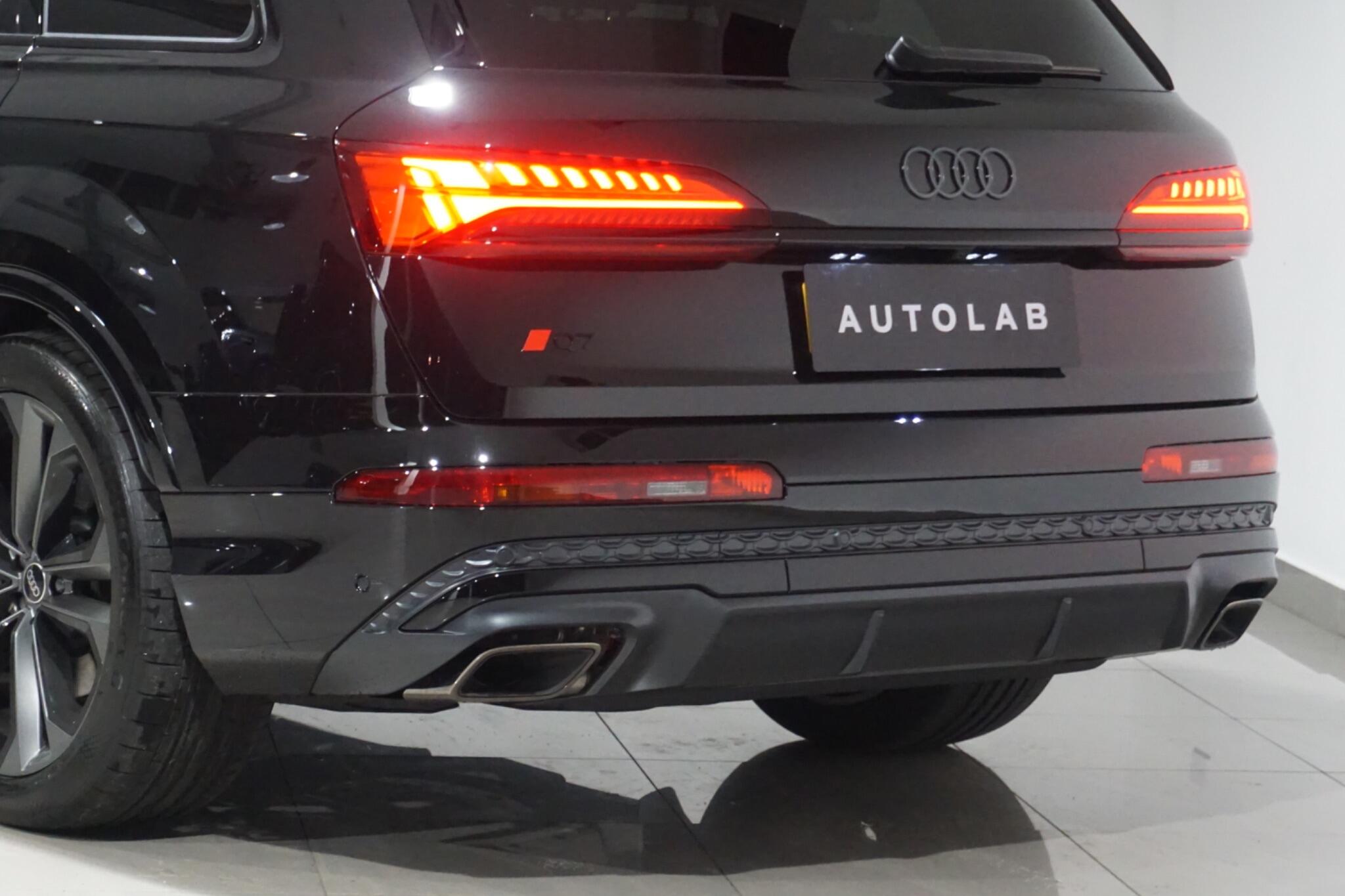 Audi Q7 3.0 TFSI V6 55 Black Edition SUV 5dr Petrol Tiptronic quattro Euro 6 (s/s) (340 ps)